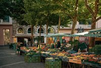 Regionales Obst und Gemüse auf dem Wochenmarkt
